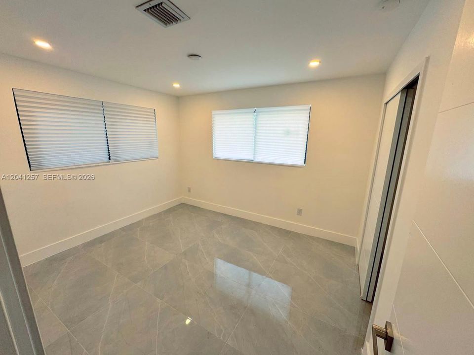 For Sale: $824,000 (5 beds, 3 baths, 2046 Square Feet)
