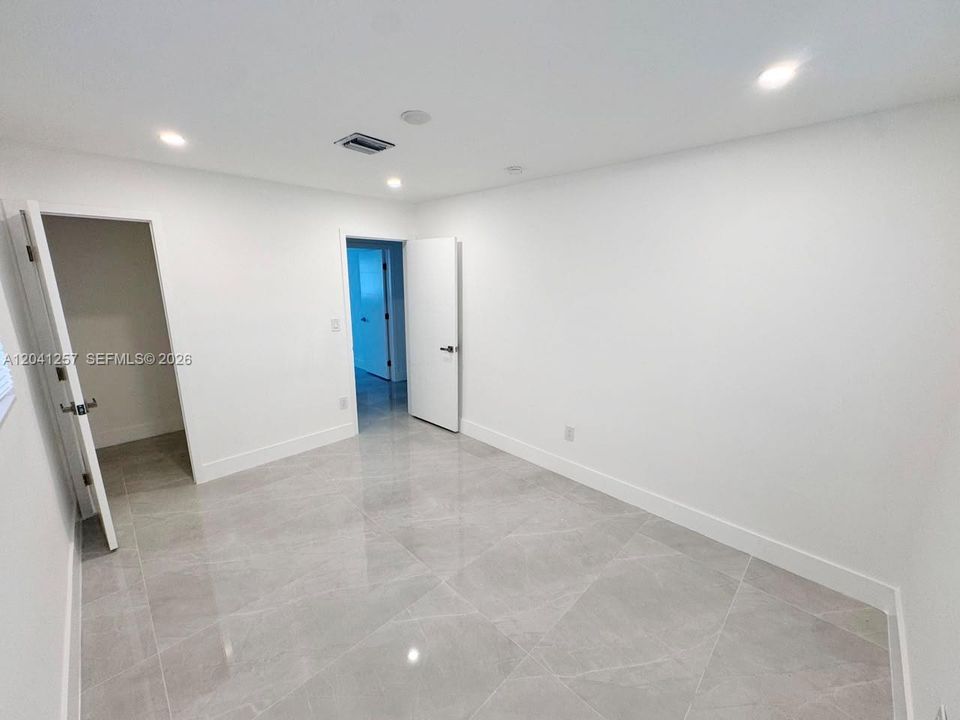 For Sale: $824,000 (5 beds, 3 baths, 2046 Square Feet)