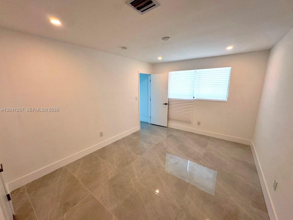 For Sale: $824,000 (5 beds, 3 baths, 2046 Square Feet)