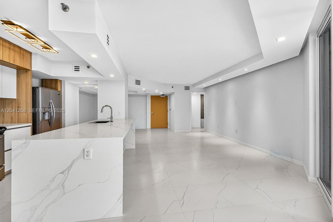 For Rent: $4,500 (1 beds, 2 baths, 1260 Square Feet)
