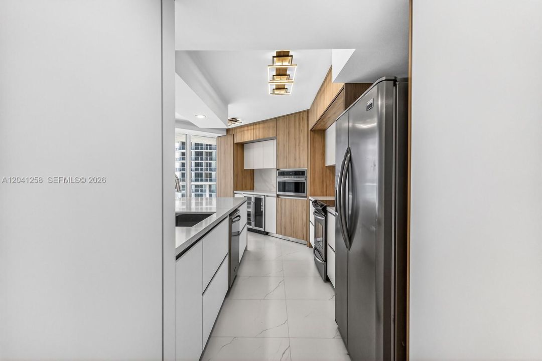 For Rent: $4,500 (1 beds, 2 baths, 1260 Square Feet)