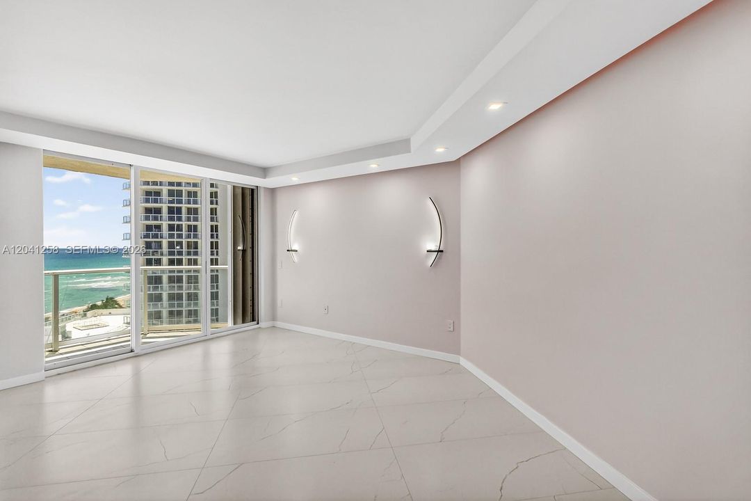 For Rent: $4,500 (1 beds, 2 baths, 1260 Square Feet)