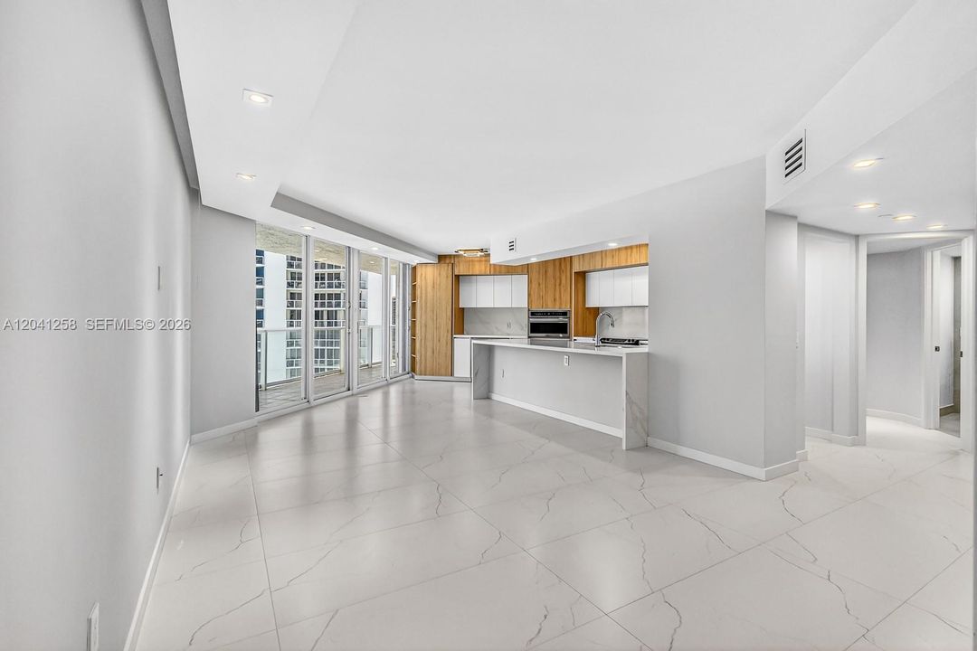 For Rent: $4,500 (1 beds, 2 baths, 1260 Square Feet)