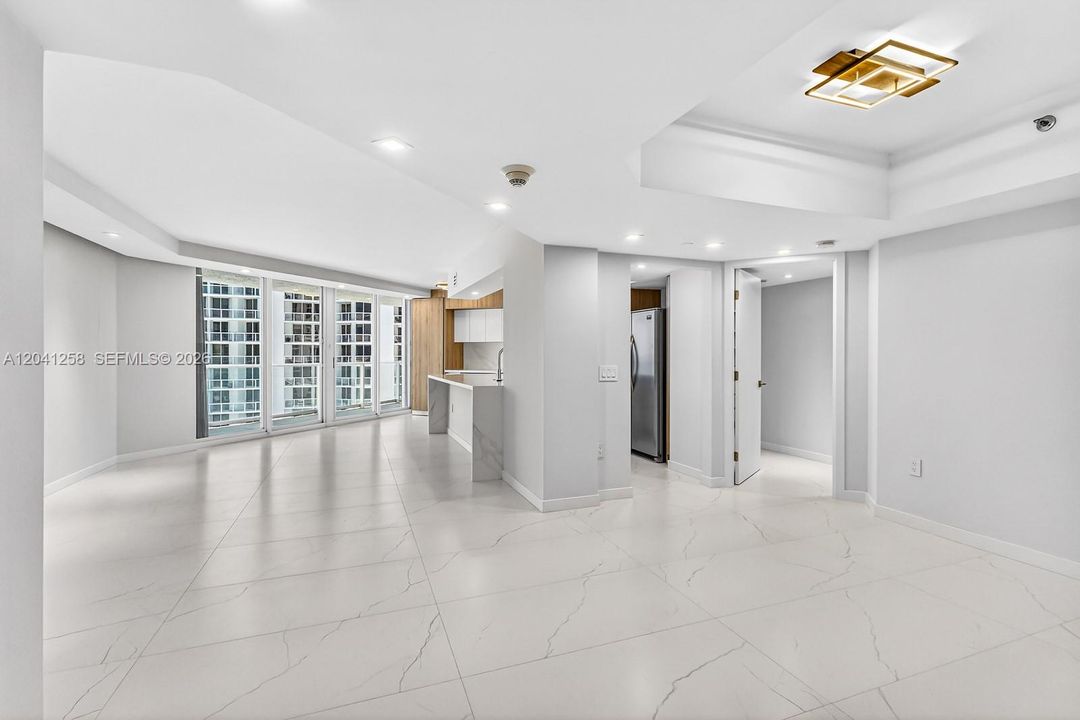 For Rent: $4,500 (1 beds, 2 baths, 1260 Square Feet)