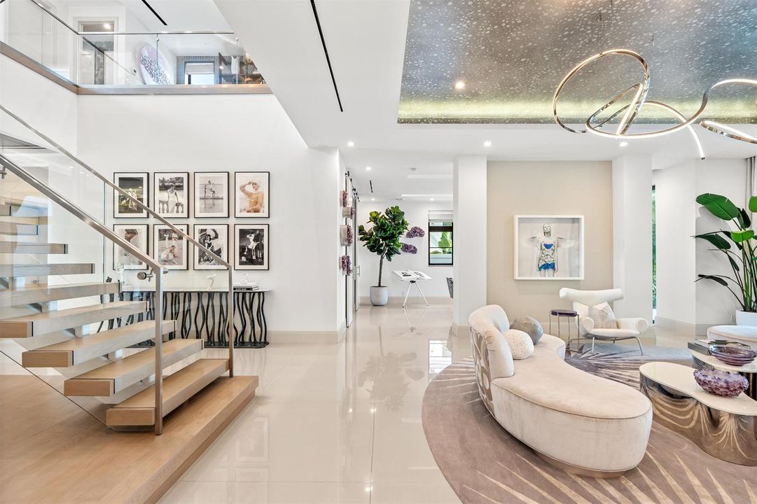 LIVING_ROOM_STRAIGHT