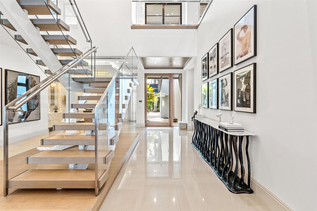 FOYER