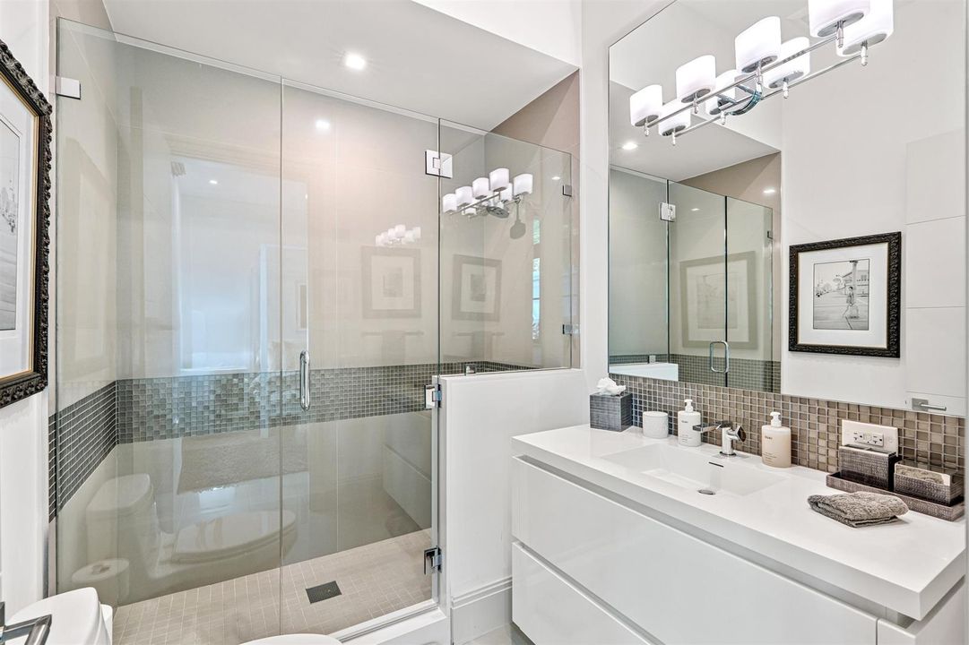 BATHROOM_1