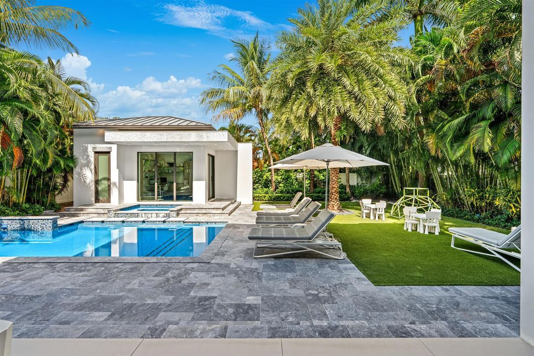POOL_SEATING