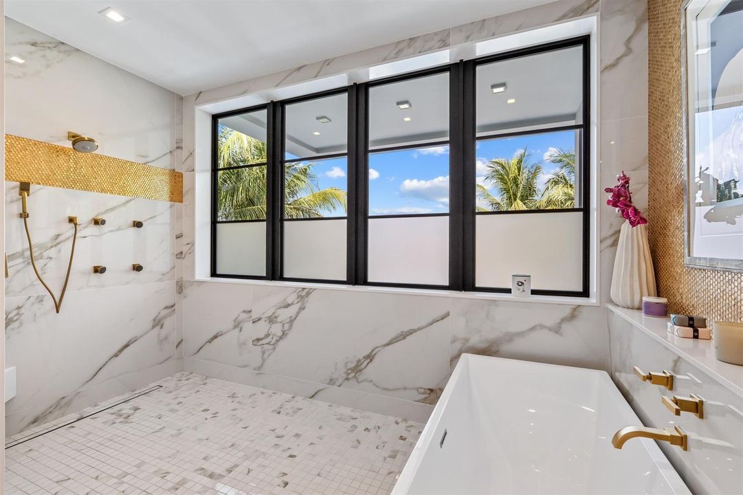 PRIMARY_BATHROOM_SHOWER