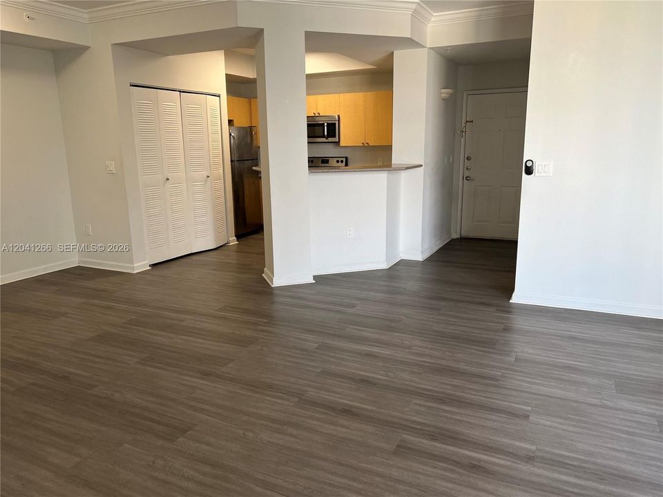 For Rent: $2,494 (2 beds, 2 baths, 1130 Square Feet)