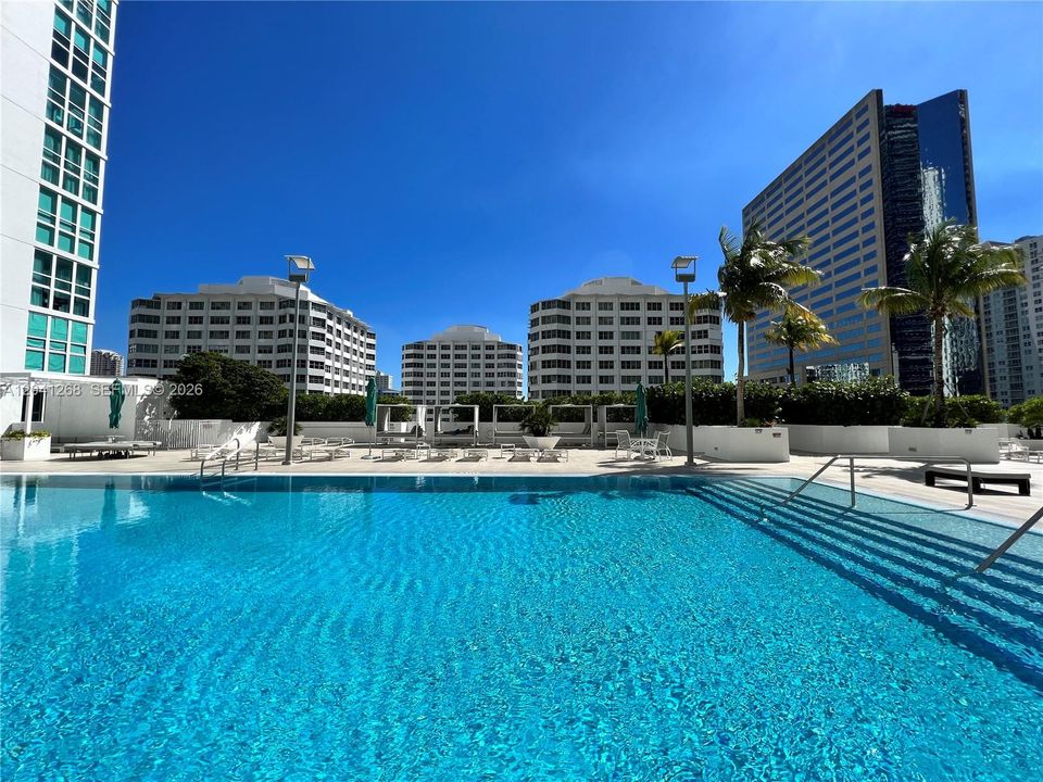 For Rent: $3,300 (1 beds, 1 baths, 774 Square Feet)