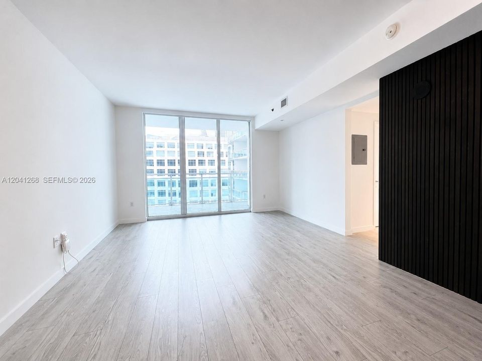 For Rent: $3,300 (1 beds, 1 baths, 774 Square Feet)