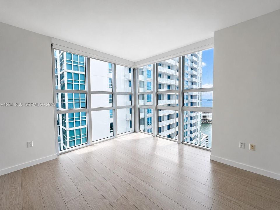 For Rent: $3,300 (1 beds, 1 baths, 774 Square Feet)