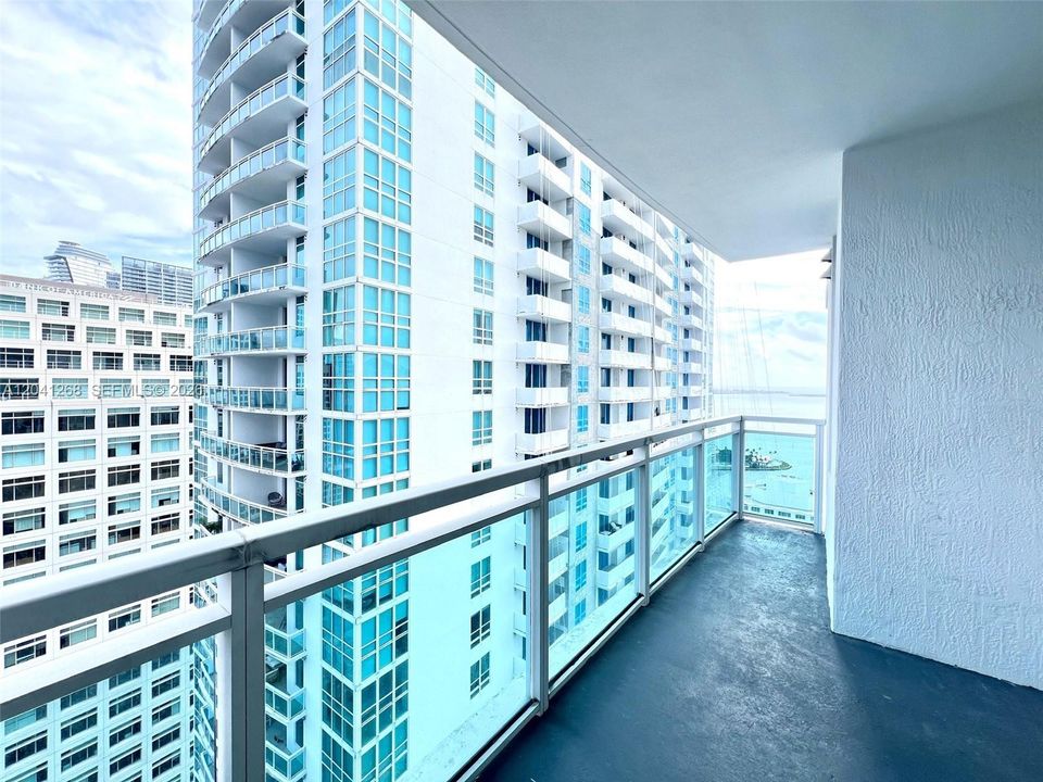For Rent: $3,300 (1 beds, 1 baths, 774 Square Feet)
