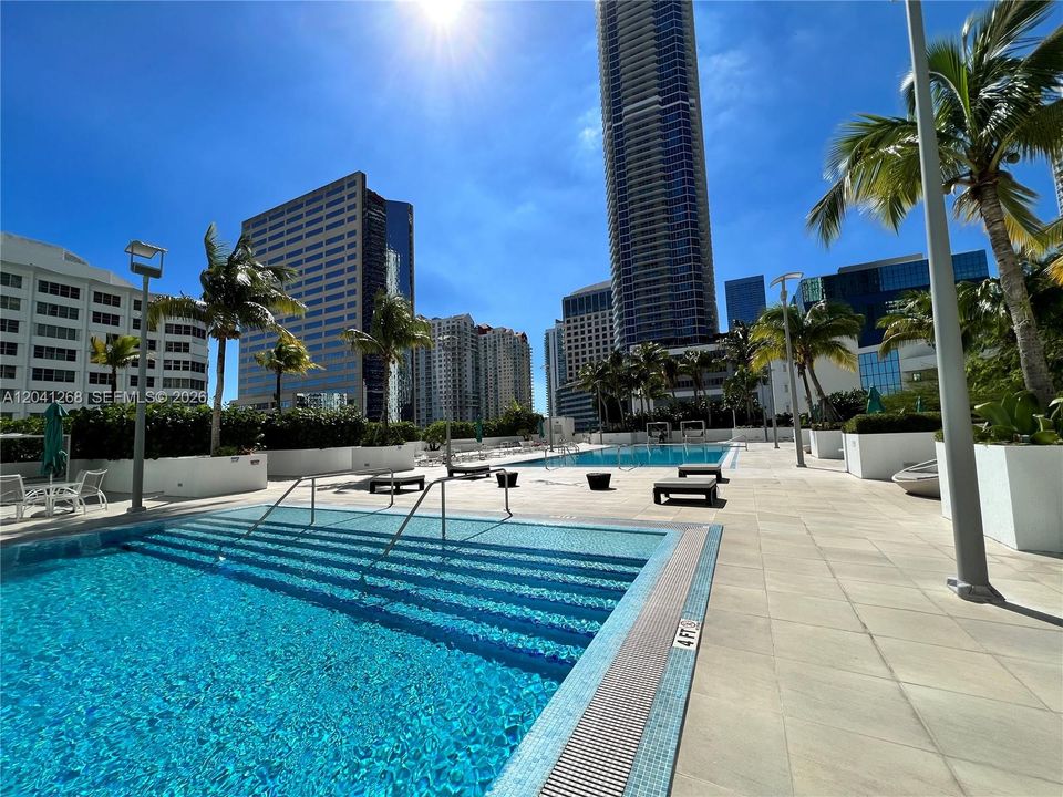 For Rent: $3,300 (1 beds, 1 baths, 774 Square Feet)