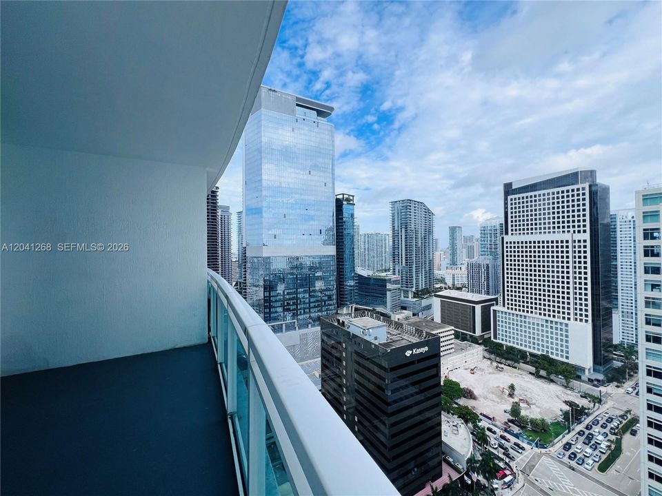 For Rent: $3,300 (1 beds, 1 baths, 774 Square Feet)