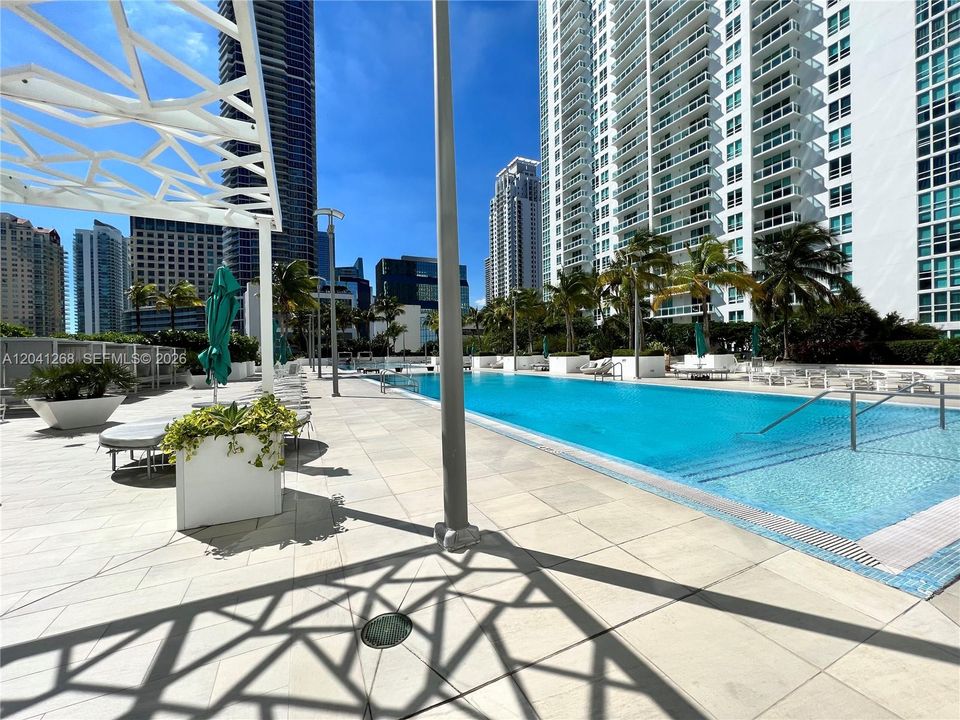 For Rent: $3,300 (1 beds, 1 baths, 774 Square Feet)
