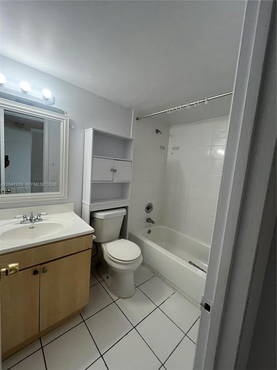 For Rent: $2,400 (2 beds, 2 baths, 1147 Square Feet)