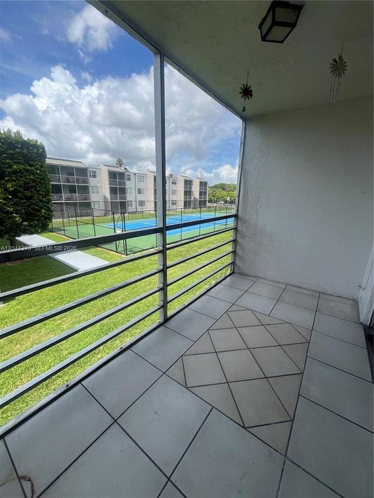 For Rent: $2,400 (2 beds, 2 baths, 1147 Square Feet)