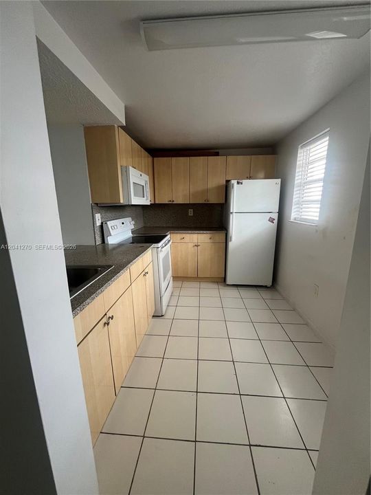 For Rent: $2,400 (2 beds, 2 baths, 1147 Square Feet)