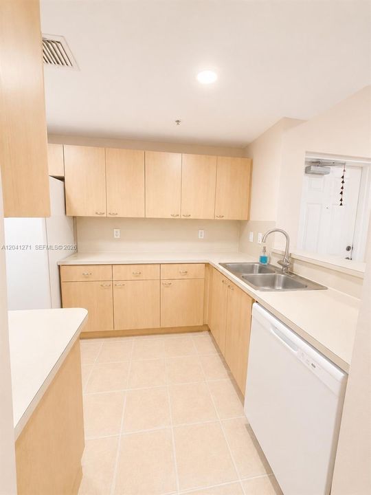 En Renta: $2,600 (2 camas, 2 baños, 1115 Pies cuadrados)
