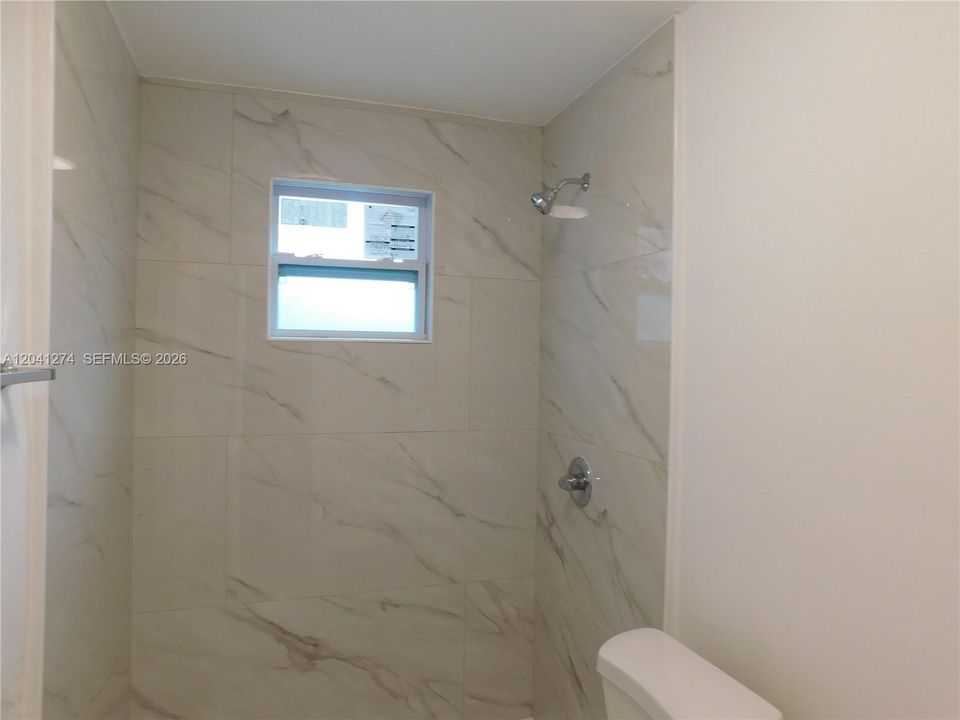 For Rent: $2,200 (2 beds, 1 baths, 450 Square Feet)