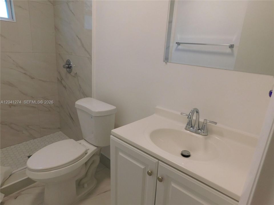For Rent: $2,200 (2 beds, 1 baths, 450 Square Feet)