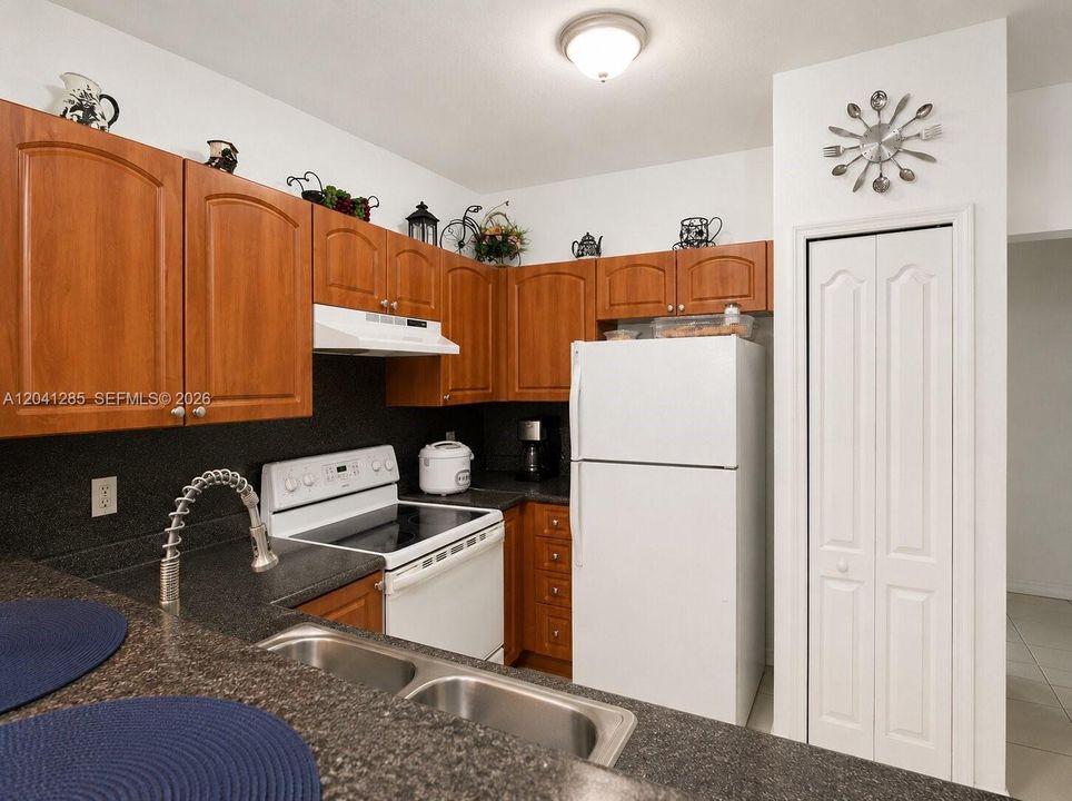 En Venta: $307,500 (2 camas, 2 baños, 1030 Pies cuadrados)