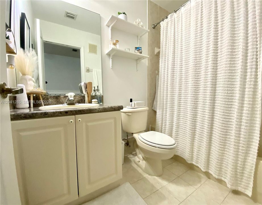 En Venta: $307,500 (2 camas, 2 baños, 1030 Pies cuadrados)
