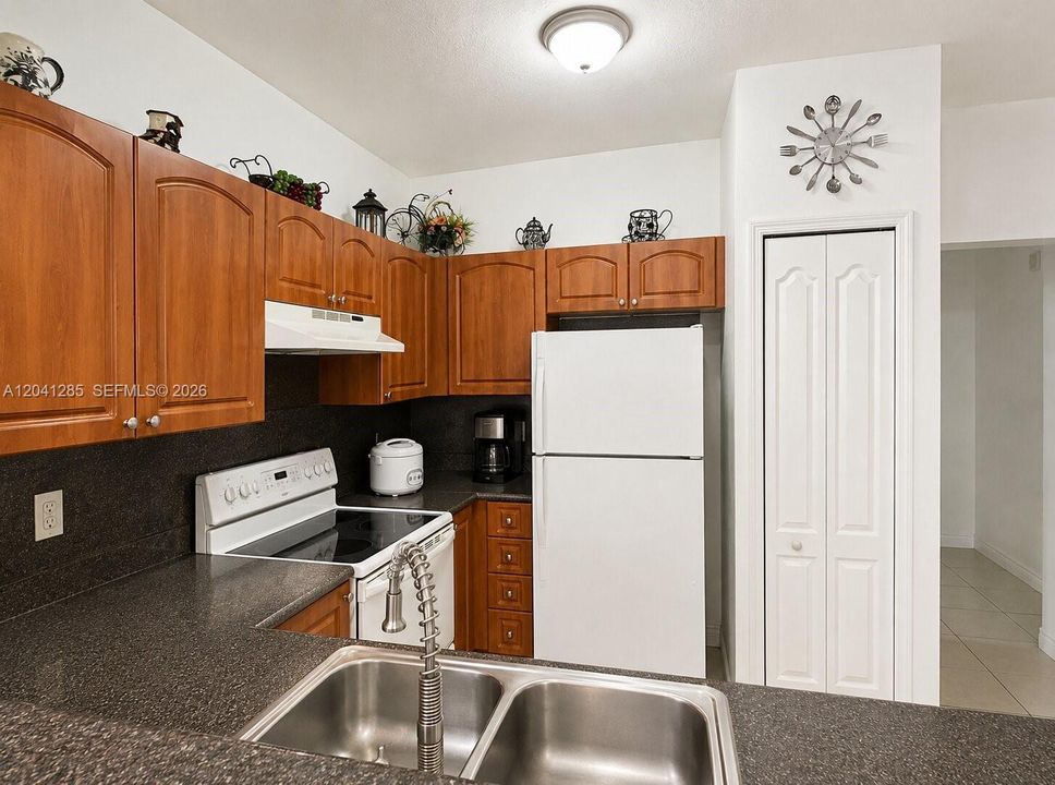 En Venta: $307,500 (2 camas, 2 baños, 1030 Pies cuadrados)