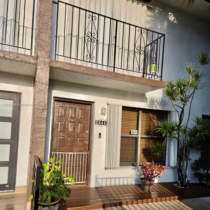 For Sale: $325,000 (2 beds, 1 baths, 1064 Square Feet)