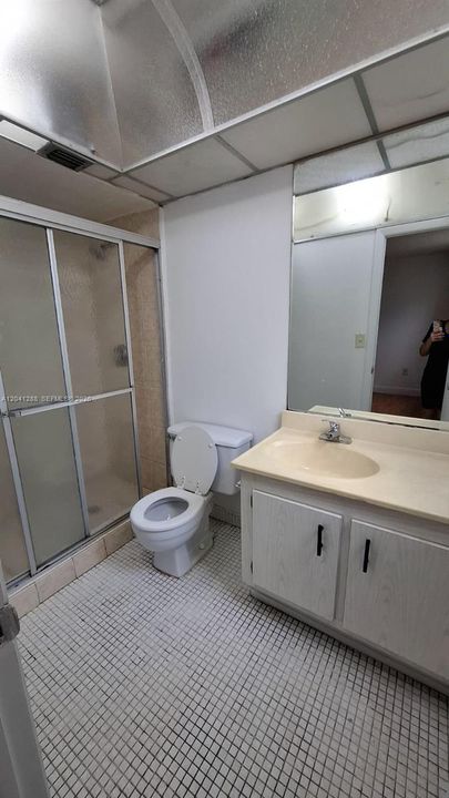 В аренду: $1,800 (2 спален, 2 ванн, 1000 Квадратных фут)