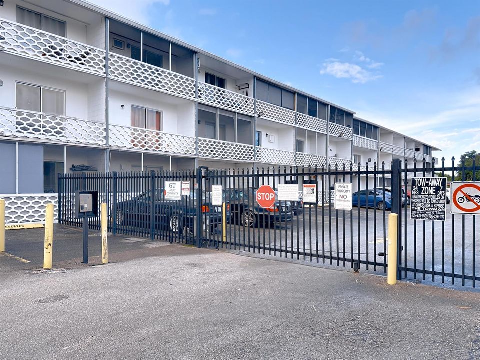 15610 NE 6th Avenue-5
