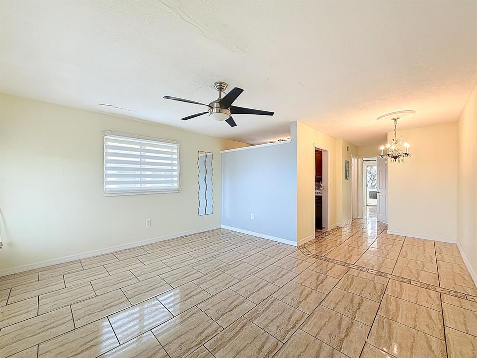 15610 NE 6th Avenue-10