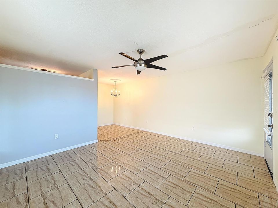 15610 NE 6th Avenue-11