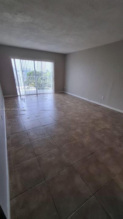 For Rent: $2,000 (2 beds, 2 baths, 1175 Square Feet)