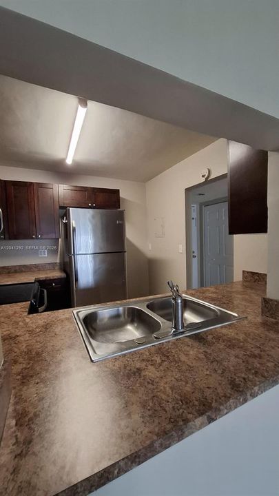 For Rent: $2,000 (2 beds, 2 baths, 1175 Square Feet)