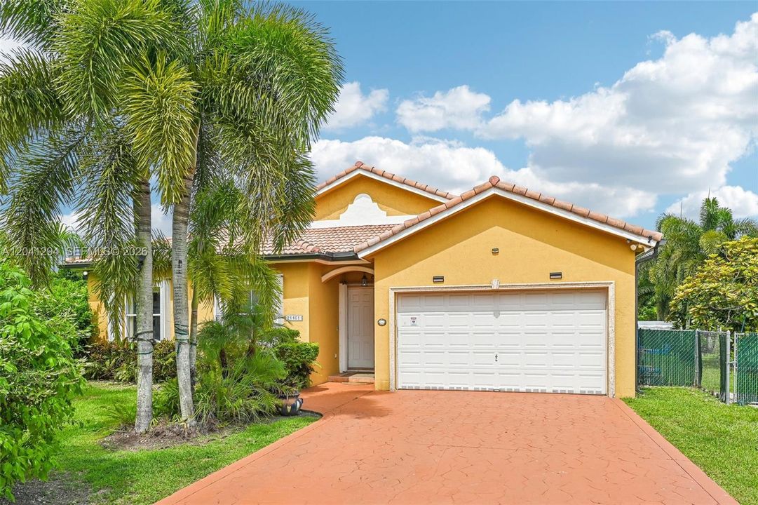 En Venta: $979,000 (4 camas, 2 baños, 1834 Pies cuadrados)