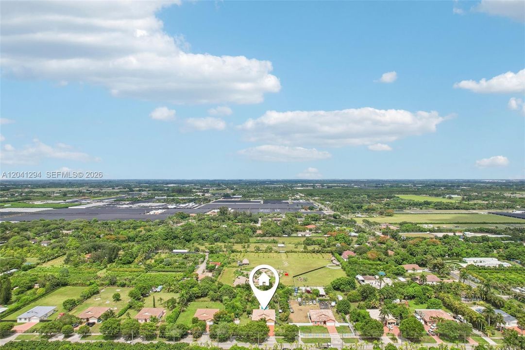 En Venta: $979,000 (4 camas, 2 baños, 1834 Pies cuadrados)