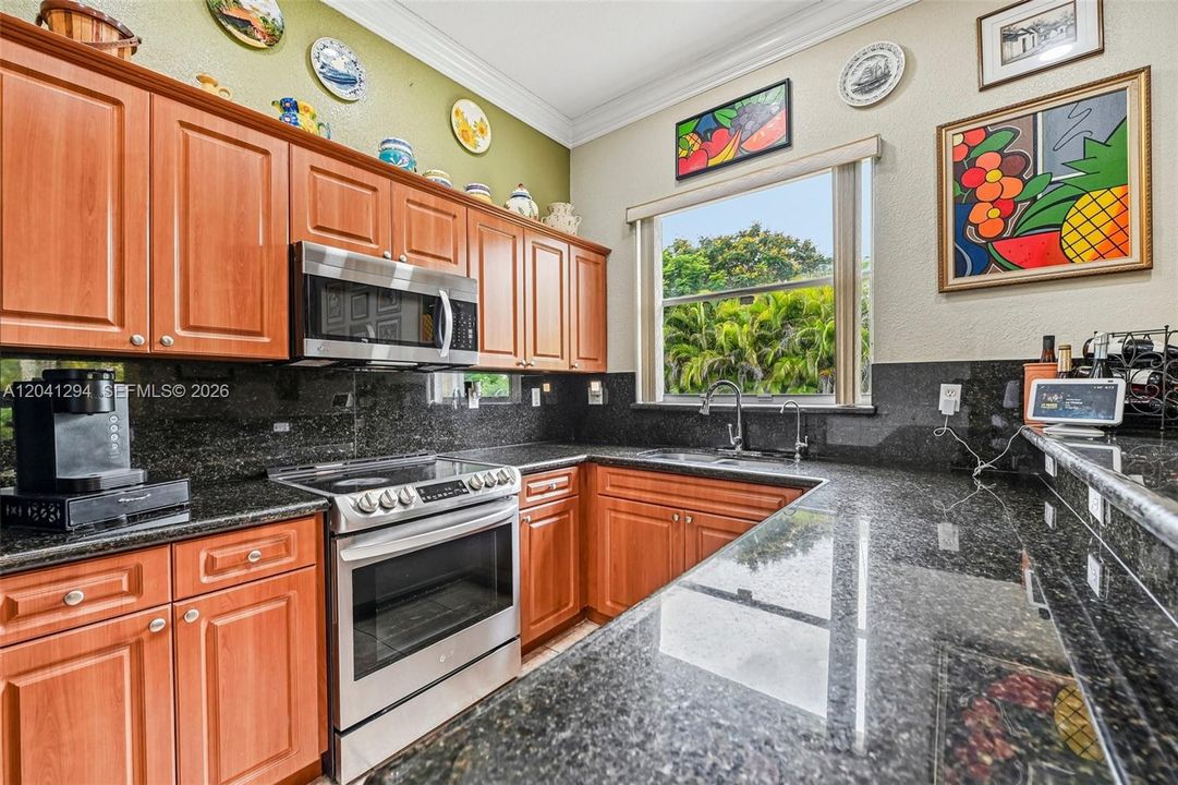 En Venta: $979,000 (4 camas, 2 baños, 1834 Pies cuadrados)