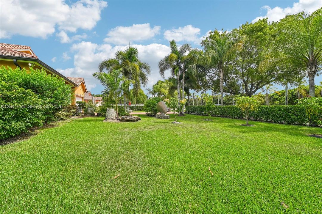En Venta: $979,000 (4 camas, 2 baños, 1834 Pies cuadrados)