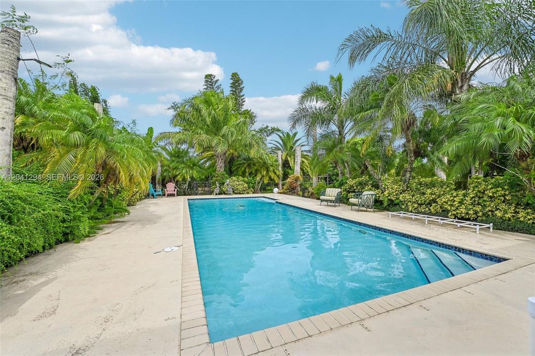 En Venta: $979,000 (4 camas, 2 baños, 1834 Pies cuadrados)