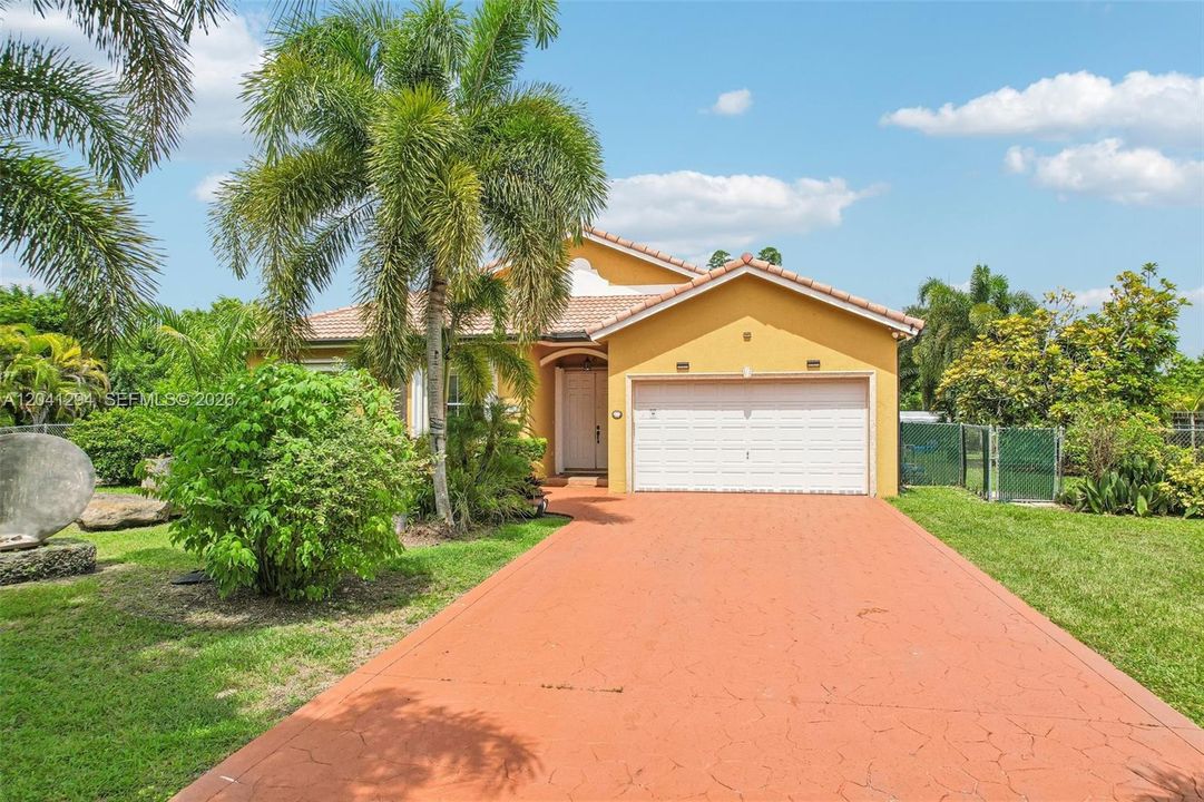En Venta: $979,000 (4 camas, 2 baños, 1834 Pies cuadrados)