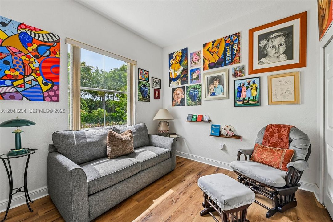 En Venta: $979,000 (4 camas, 2 baños, 1834 Pies cuadrados)