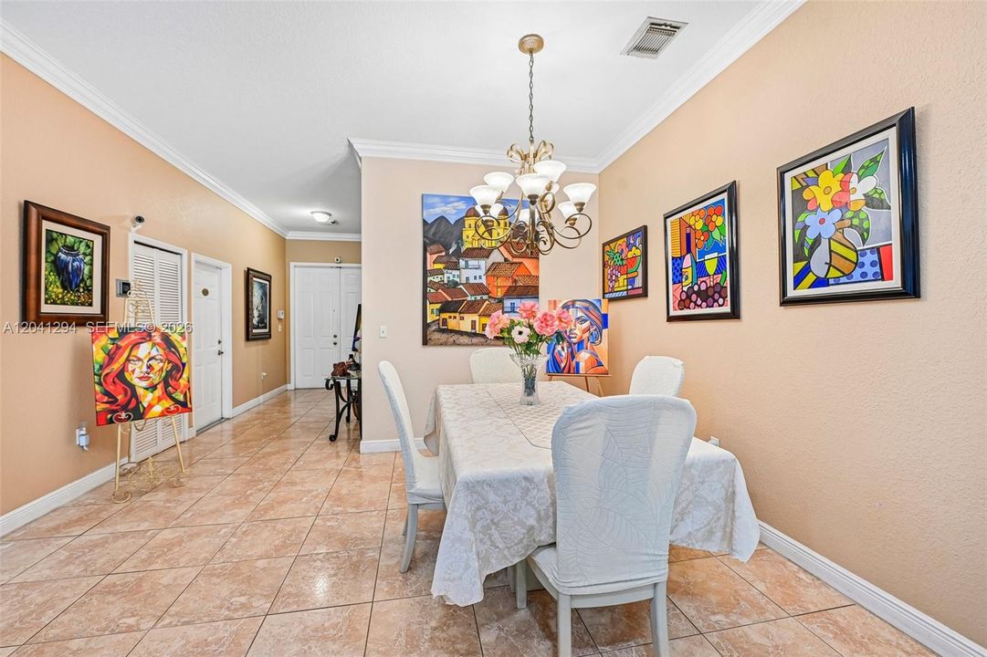 En Venta: $979,000 (4 camas, 2 baños, 1834 Pies cuadrados)
