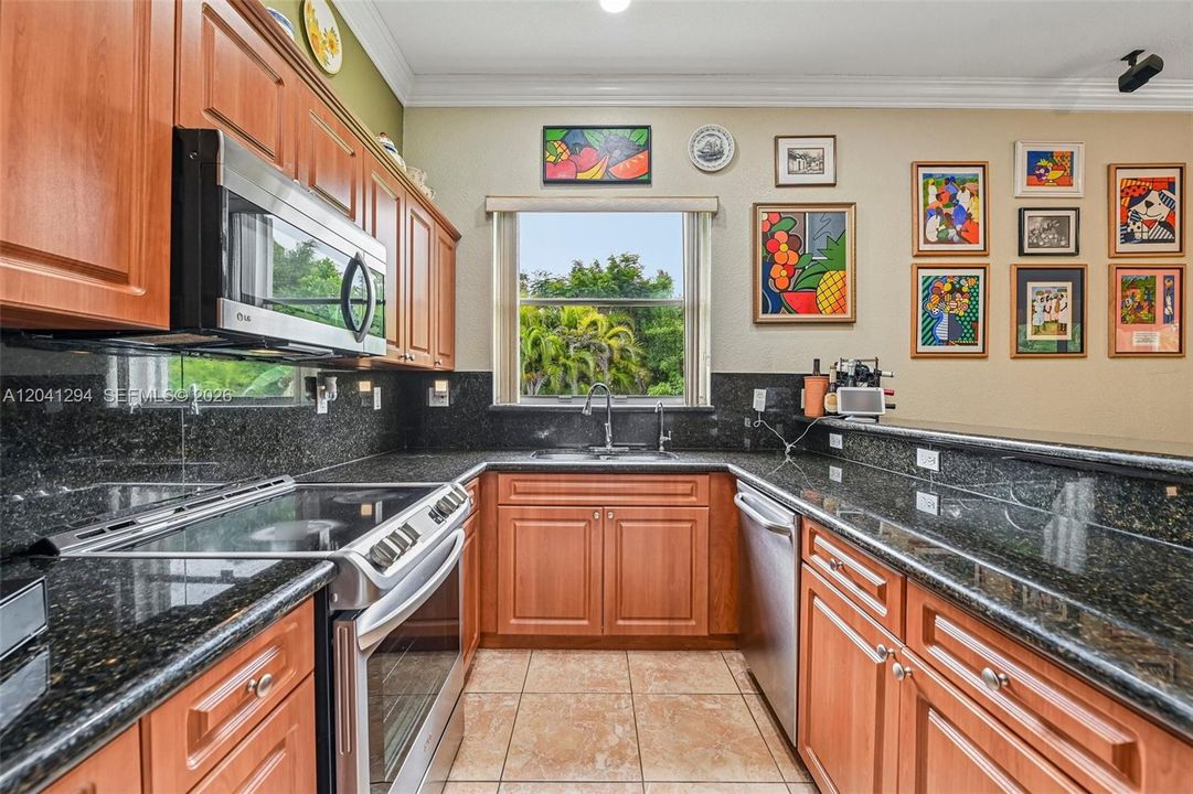 En Venta: $979,000 (4 camas, 2 baños, 1834 Pies cuadrados)