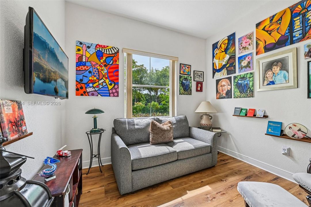 En Venta: $979,000 (4 camas, 2 baños, 1834 Pies cuadrados)