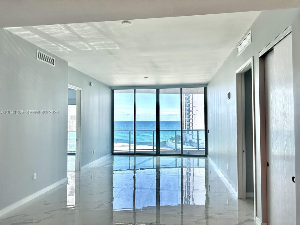 En Venta: $1,250,000 (2 camas, 2 baños, 1361 Pies cuadrados)