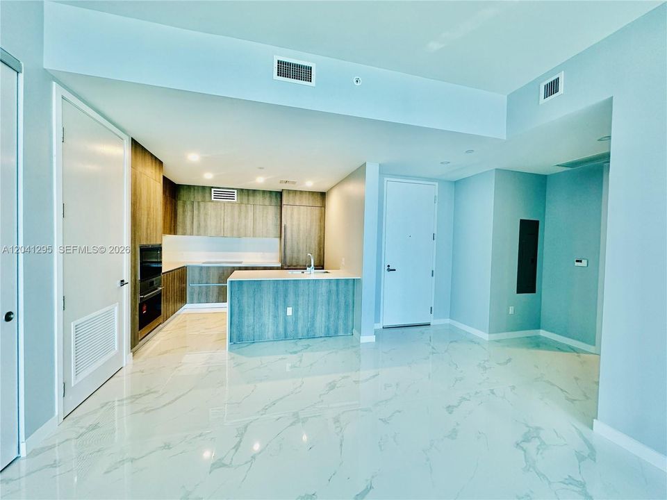 En Venta: $1,250,000 (2 camas, 2 baños, 1361 Pies cuadrados)