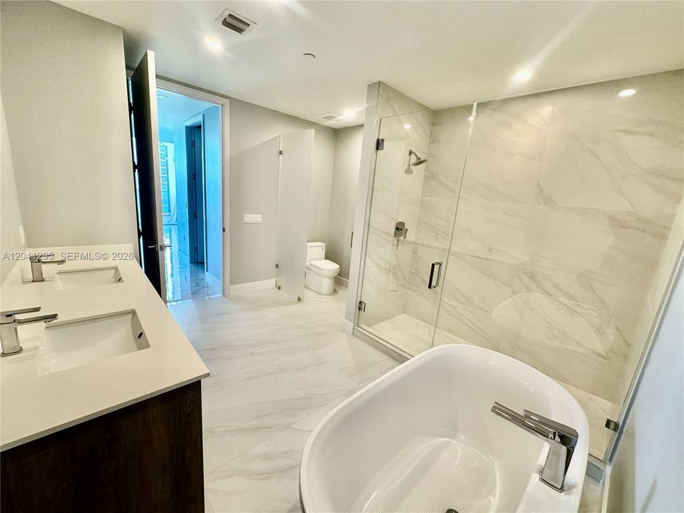 En Venta: $1,250,000 (2 camas, 2 baños, 1361 Pies cuadrados)
